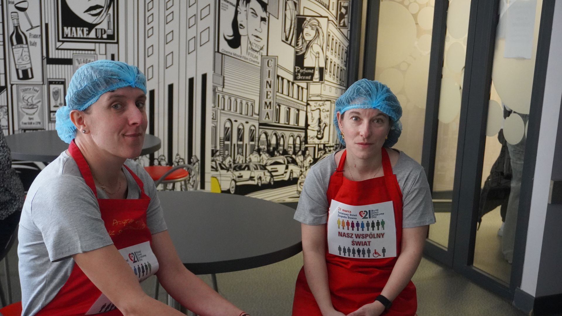 Uczestniczki Agnieszka W. i Justyna K. podczas warsztatów gastronomicznych prowadzonych w ramach KAMPANII SPOŁECZNEJ ''NASZ WSPÓLNY ŚWIAT''.