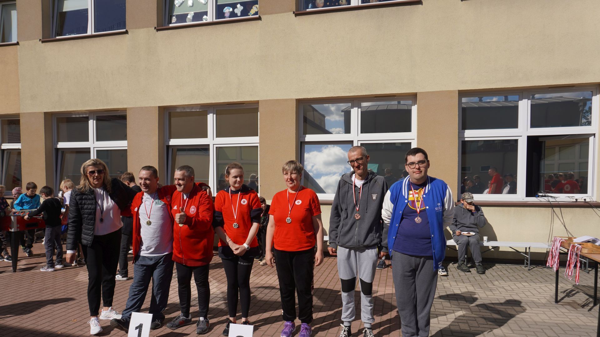Uczestnicy Grzegorz i Karol G. zajęli III miejsce w piłkarzyki podczas zawodów sportowych w Zespole Szkół Specjalnych w Ignacowie.