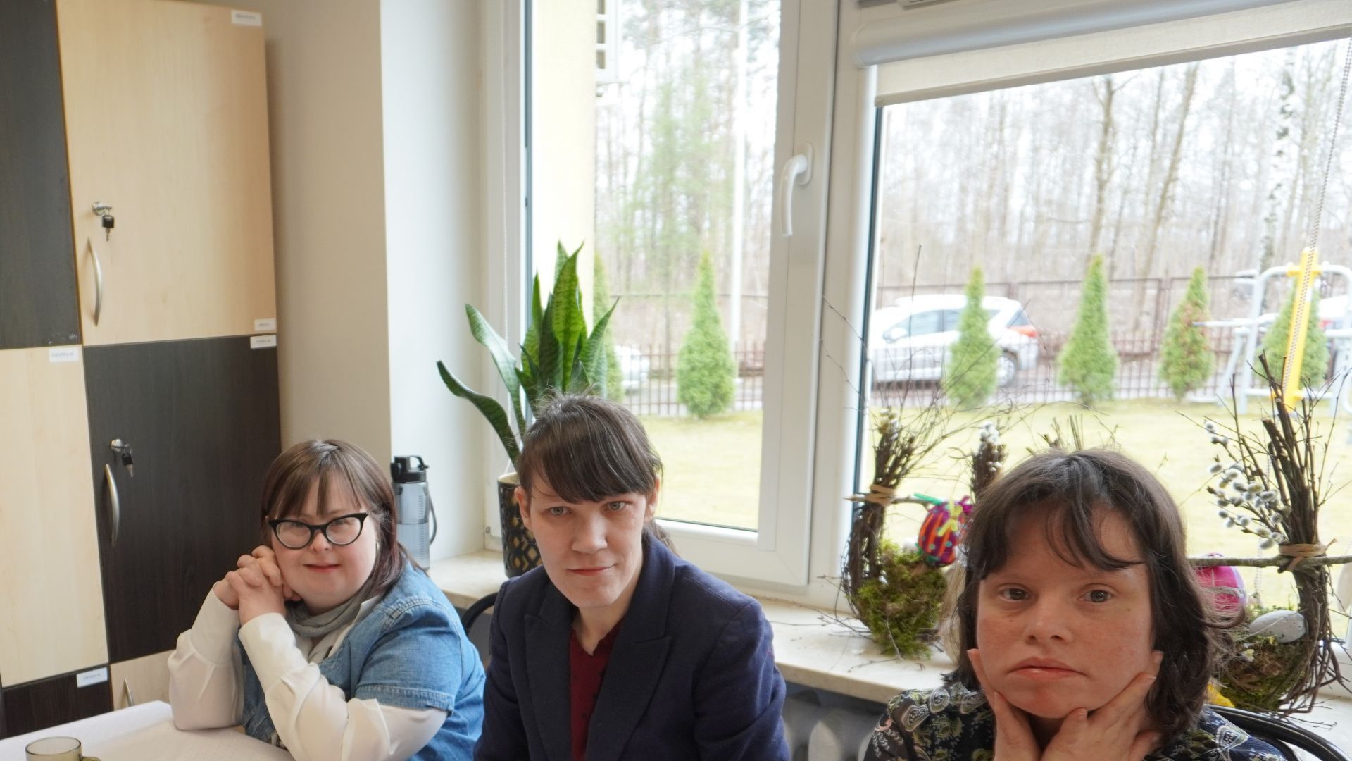 Uczestniczki, Justyna R., Małgosia i Ania M. podczas spotkania wielkanocnego.